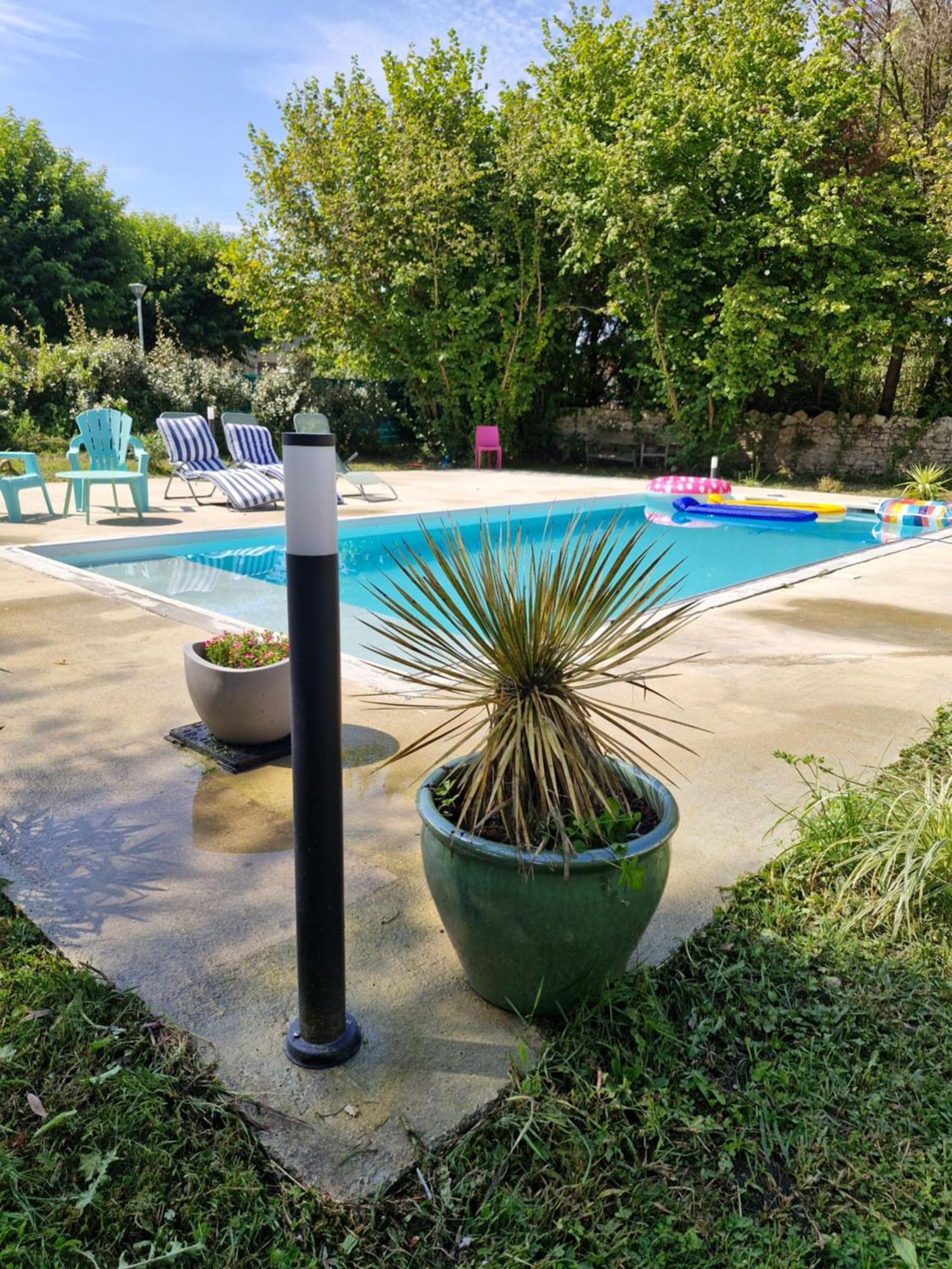 Villa Demeure En Pierre Avec Piscine Privee Etauliers Exterior foto