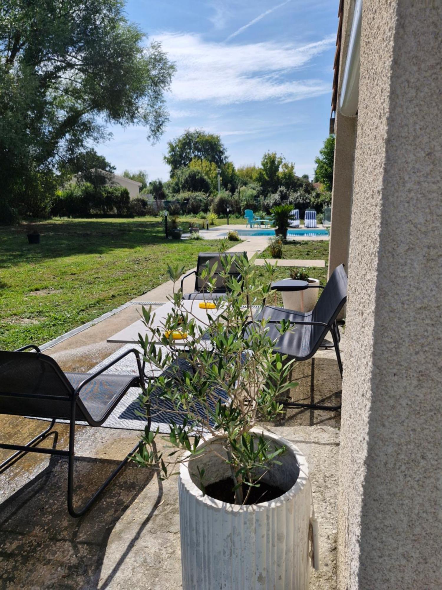 Villa Demeure En Pierre Avec Piscine Privee Etauliers Exterior foto
